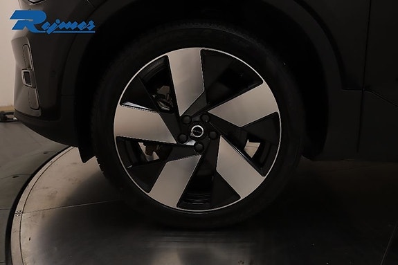 Volvo XC40 15 of 30