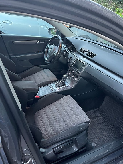 Volkswagen Passat 5 of 8