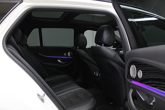Mercedes-Benz E300 12 of 13