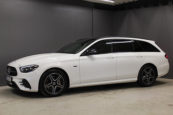 Mercedes-Benz E300 2 of 13