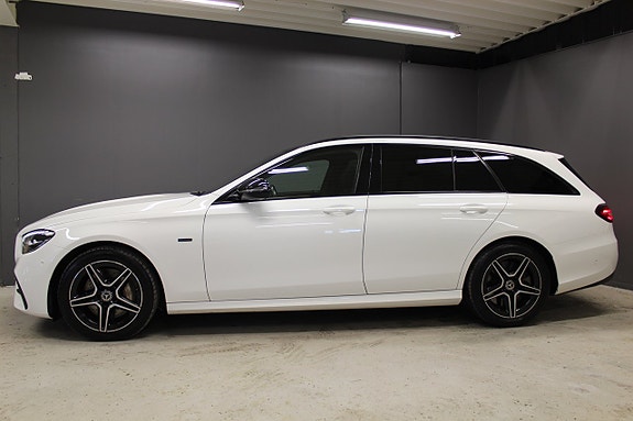 Mercedes-Benz E300 3 of 13