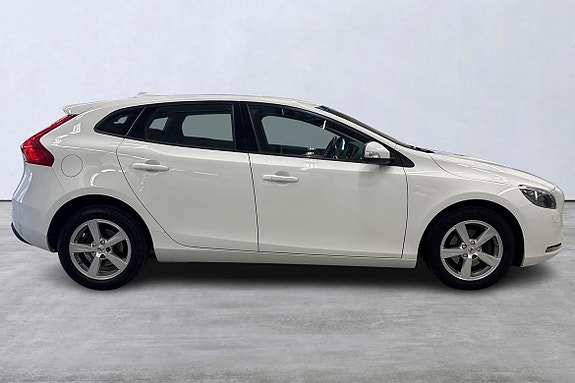 Volvo V40 3 of 5