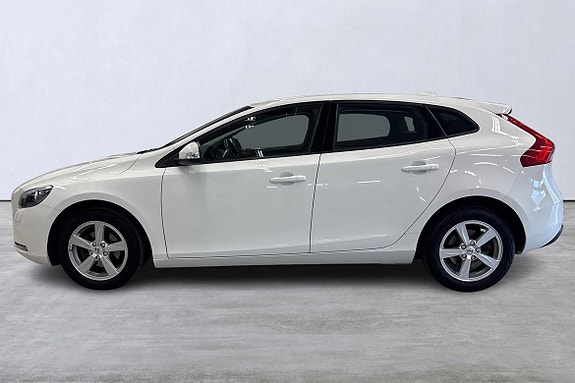 Volvo V40 2 of 5