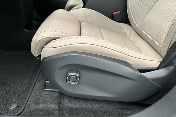 Volvo EX60 14 of 24