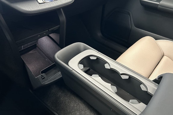 Volvo EX60 18 of 24