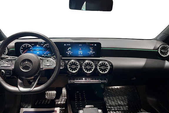 Mercedes-Benz A250 e 9 of 14