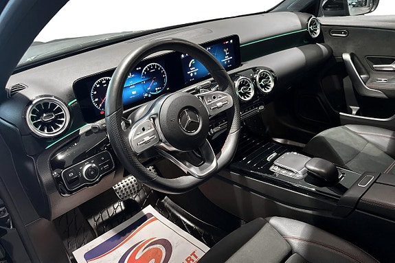 Mercedes-Benz A250 e 7 of 14