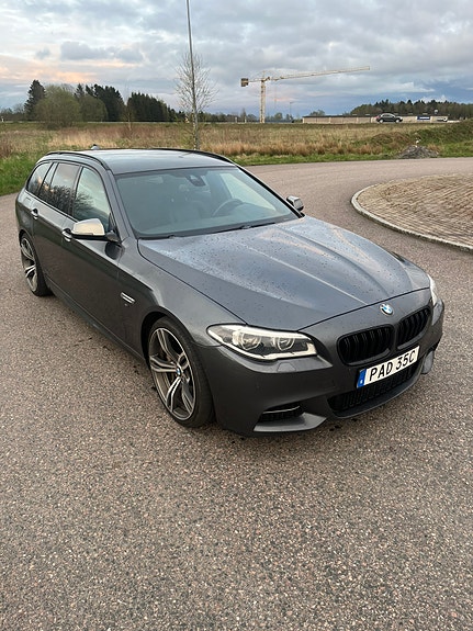 BMW M550d 3 of 5