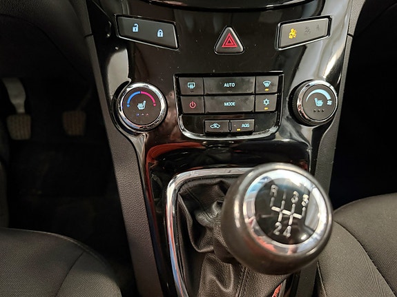 Chevrolet Orlando 16 of 23