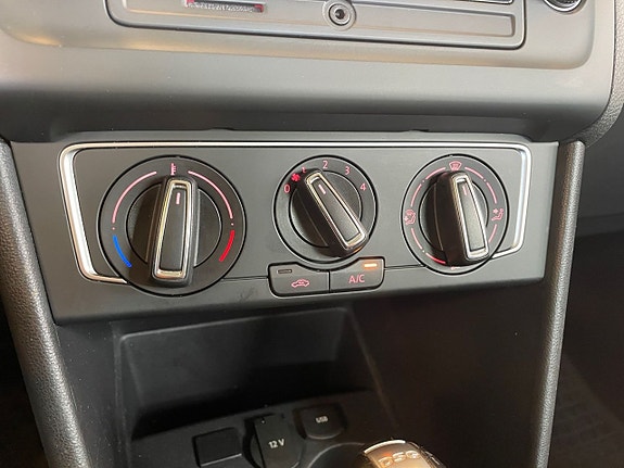Volkswagen Polo 20 of 22