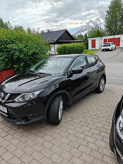 Nissan Qashqai 2 of 5