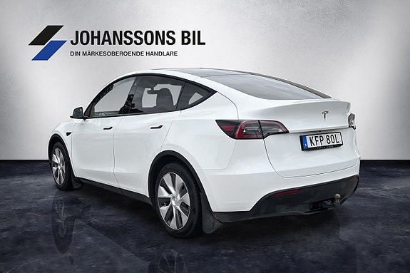 Tesla Model Y 3 of 10