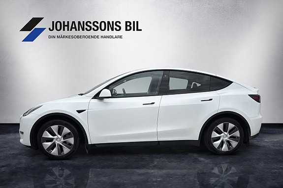 Tesla Model Y 2 of 10