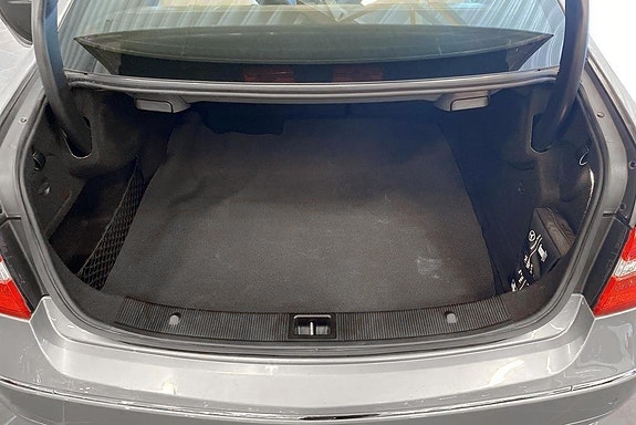 Mercedes-Benz E350 16 of 18