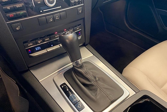 Mercedes-Benz E350 12 of 18