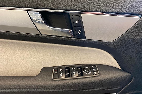 Mercedes-Benz E350 15 of 18