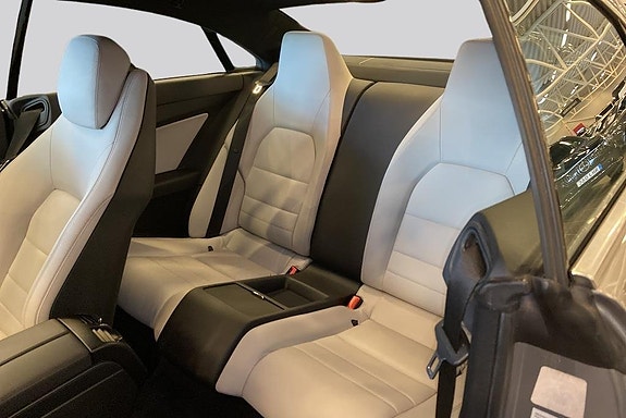 Mercedes-Benz E350 9 of 18