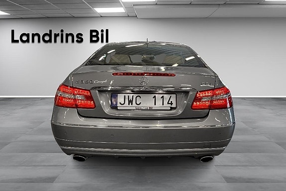 Mercedes-Benz E350 5 of 18