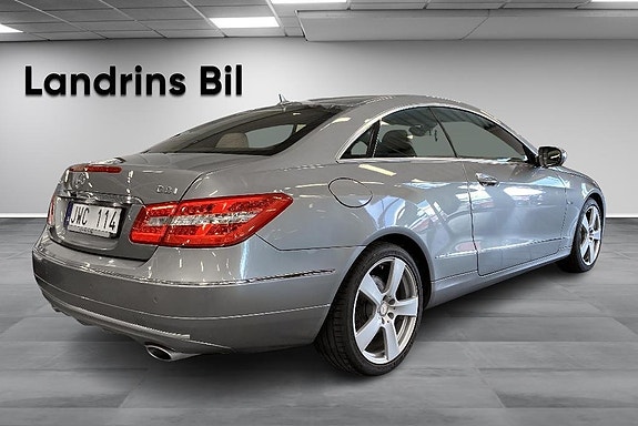 Mercedes-Benz E350 3 of 18