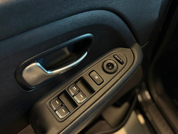 Kia Carens 11 of 21