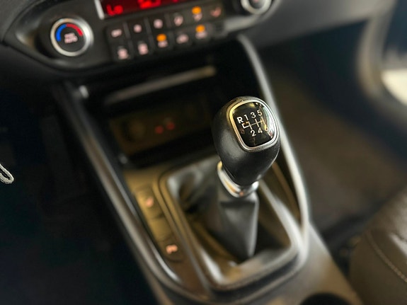 Kia Carens 18 of 21