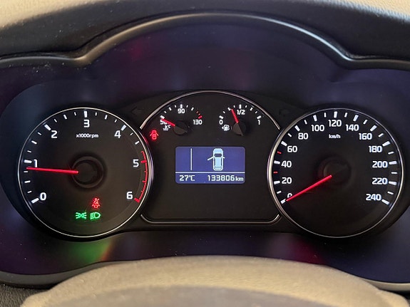 Kia Carens 13 of 21