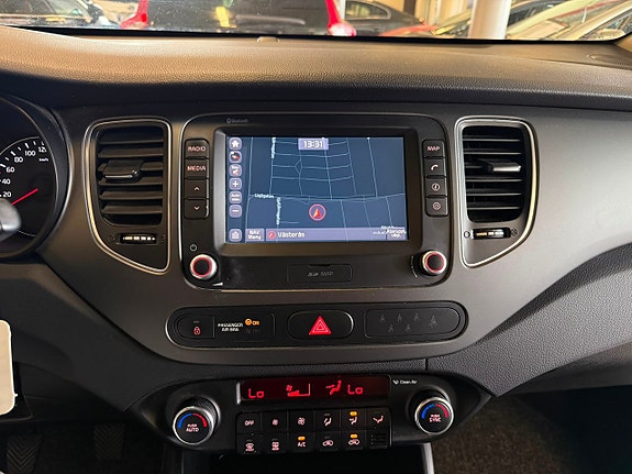 Kia Carens 16 of 21