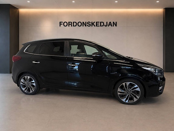 Kia Carens 5 of 21