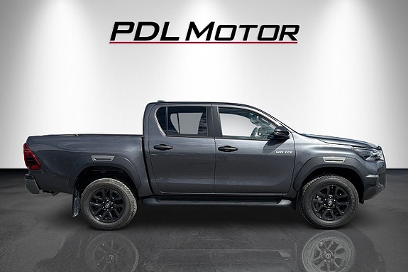Toyota HiLux 4 of 5