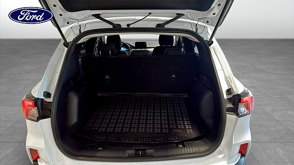 Ford Kuga 10 of 12