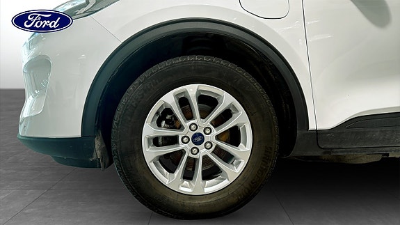 Ford Kuga 9 of 12