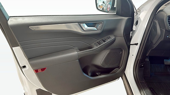 Ford Kuga 11 of 12