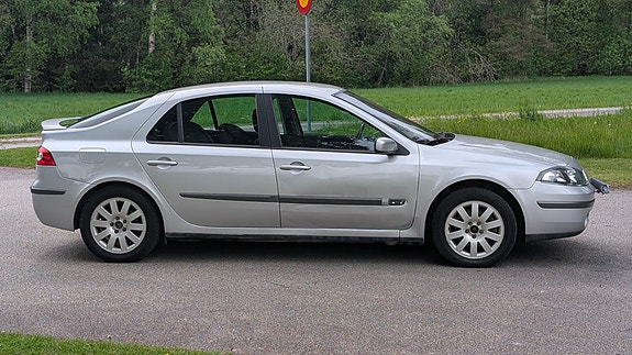 Renault Laguna 4 of 5