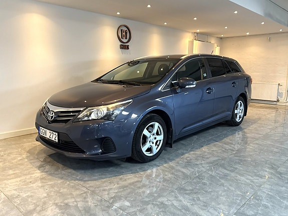 Toyota Avensis 2 of 5