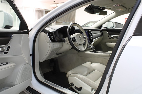 Volvo V90 Cross Country 5 of 5