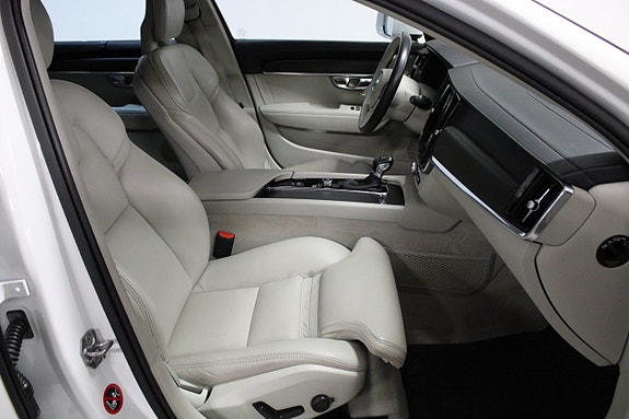 Volvo V90 Cross Country 7 of 16