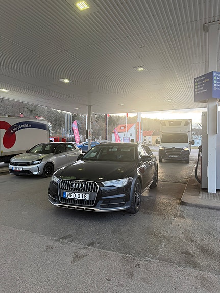 Audi A6 allroad 2 of 5