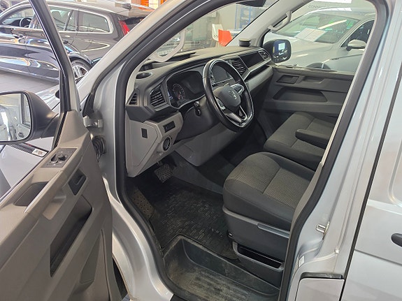 Volkswagen Transporter 11 of 15