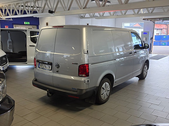 Volkswagen Transporter 6 of 15