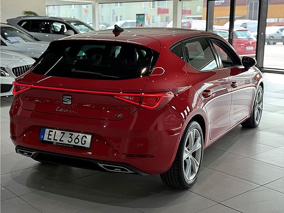 Seat Leon 2 of 5