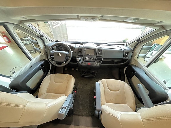 Adria Coral Axess 670 SL / B-körkort / AC-Bodel / Solcell / Dragkrok / Maxxfan / 17 of 18