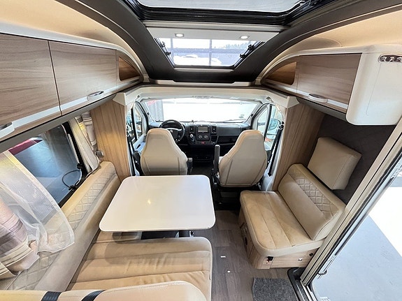 Adria Coral Axess 670 SL / B-körkort / AC-Bodel / Solcell / Dragkrok / Maxxfan / 9 of 18