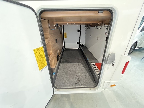 Adria Coral Axess 670 SL / B-körkort / AC-Bodel / Solcell / Dragkrok / Maxxfan / 6 of 18