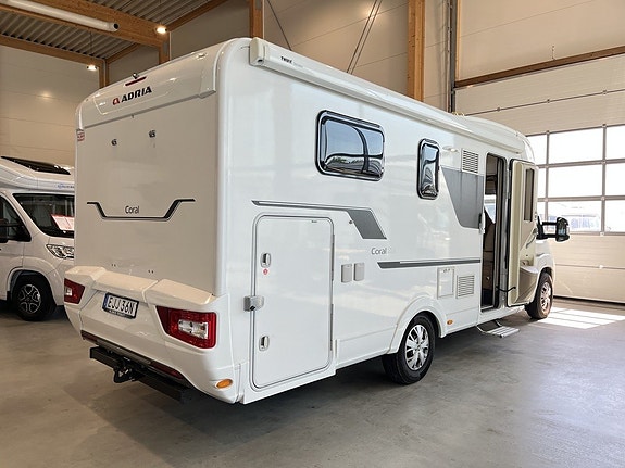 Adria Coral Axess 670 SL / B-körkort / AC-Bodel / Solcell / Dragkrok / Maxxfan / 2 of 18