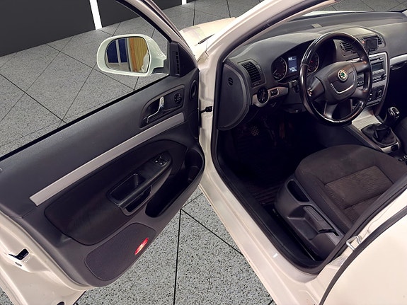 Skoda Octavia 14 of 26
