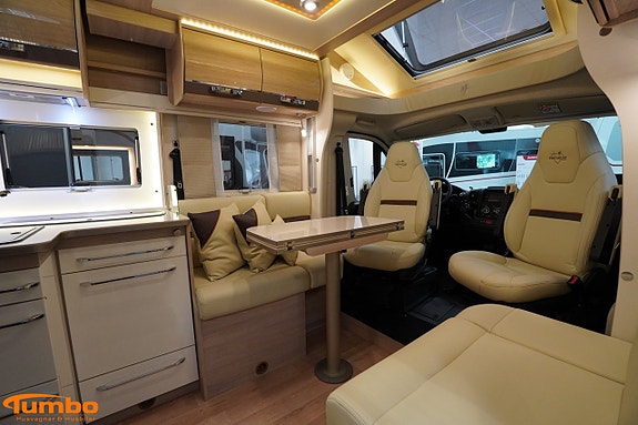 Rapido 696 F 2 of 5