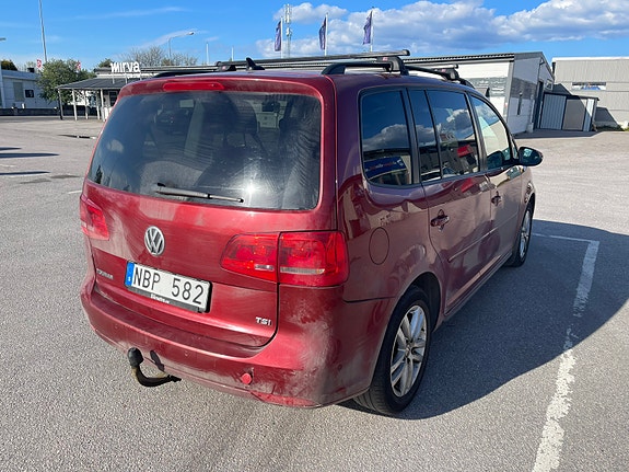 Volkswagen Touran 8 of 15