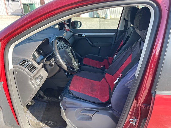 Volkswagen Touran 3 of 15
