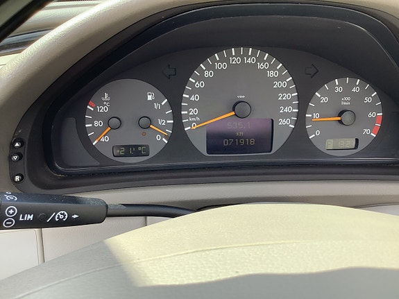 Mercedes-Benz CLK430 16 of 21