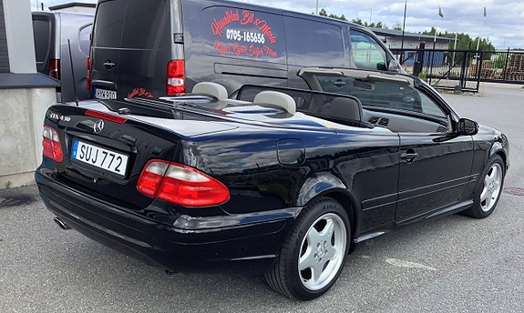 Mercedes-Benz CLK430 4 of 5